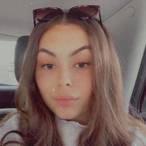 Meet your Posher, Loresa